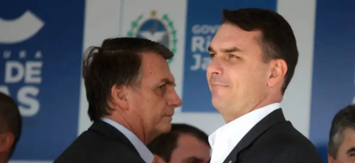 Flávio diz que tentará anistia de Bolsonaro se eleito e que pode dar a ele um cargo no governo