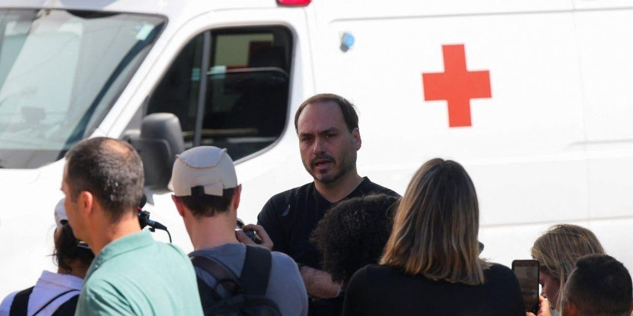 Carlos Bolsonaro lista doenças do pai após Moraes recusar prisão domiciliar