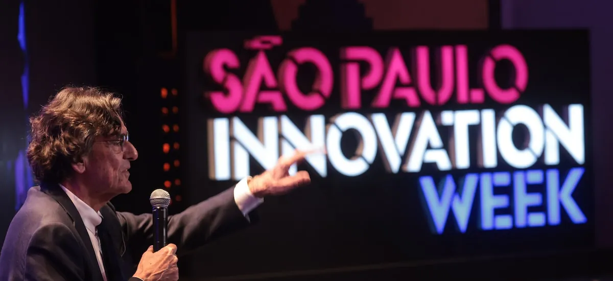 ‘Há idiotas que passam o tempo todo dizendo que a IA comete erros. Isso não é verdade’, diz filósofo