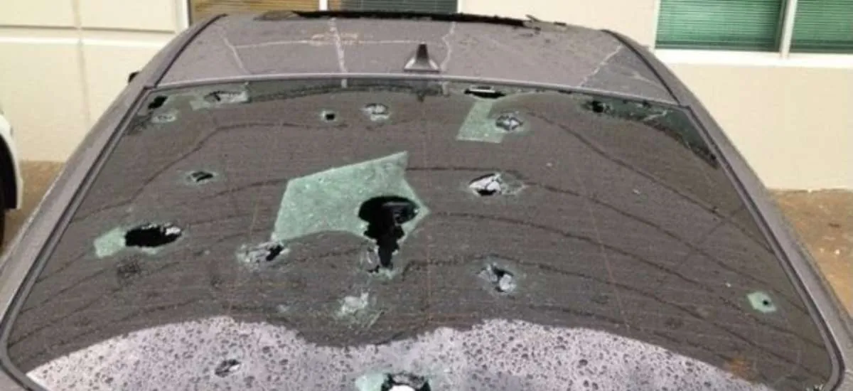 VÍDEO: Granizo gigante destrói carro no interior de SP; cidades têm alerta para tornado