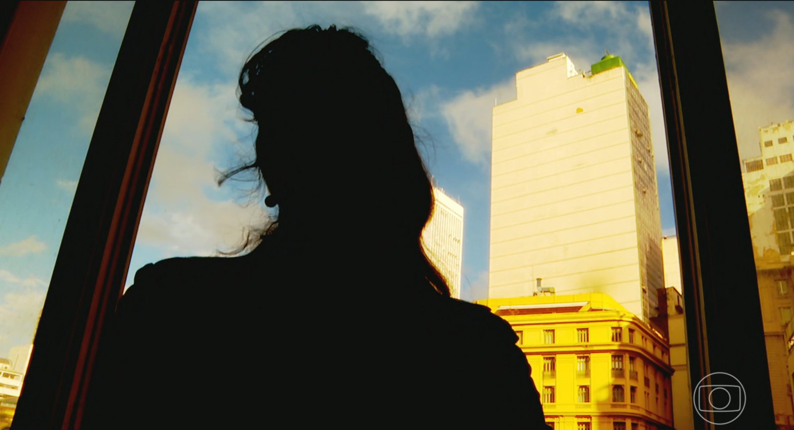 'Ela se sentia muito culpada e dizia que queria desistir da vida', conta mãe de adolescente de 17 anos vítima de estupro coletivo no Rio | G1