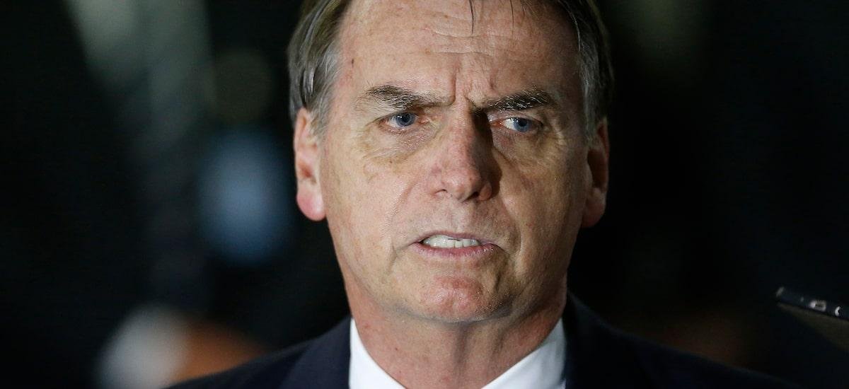 Moraes autoriza Bolsonaro a receber estímulo elétrico craniano contra soluços na prisão