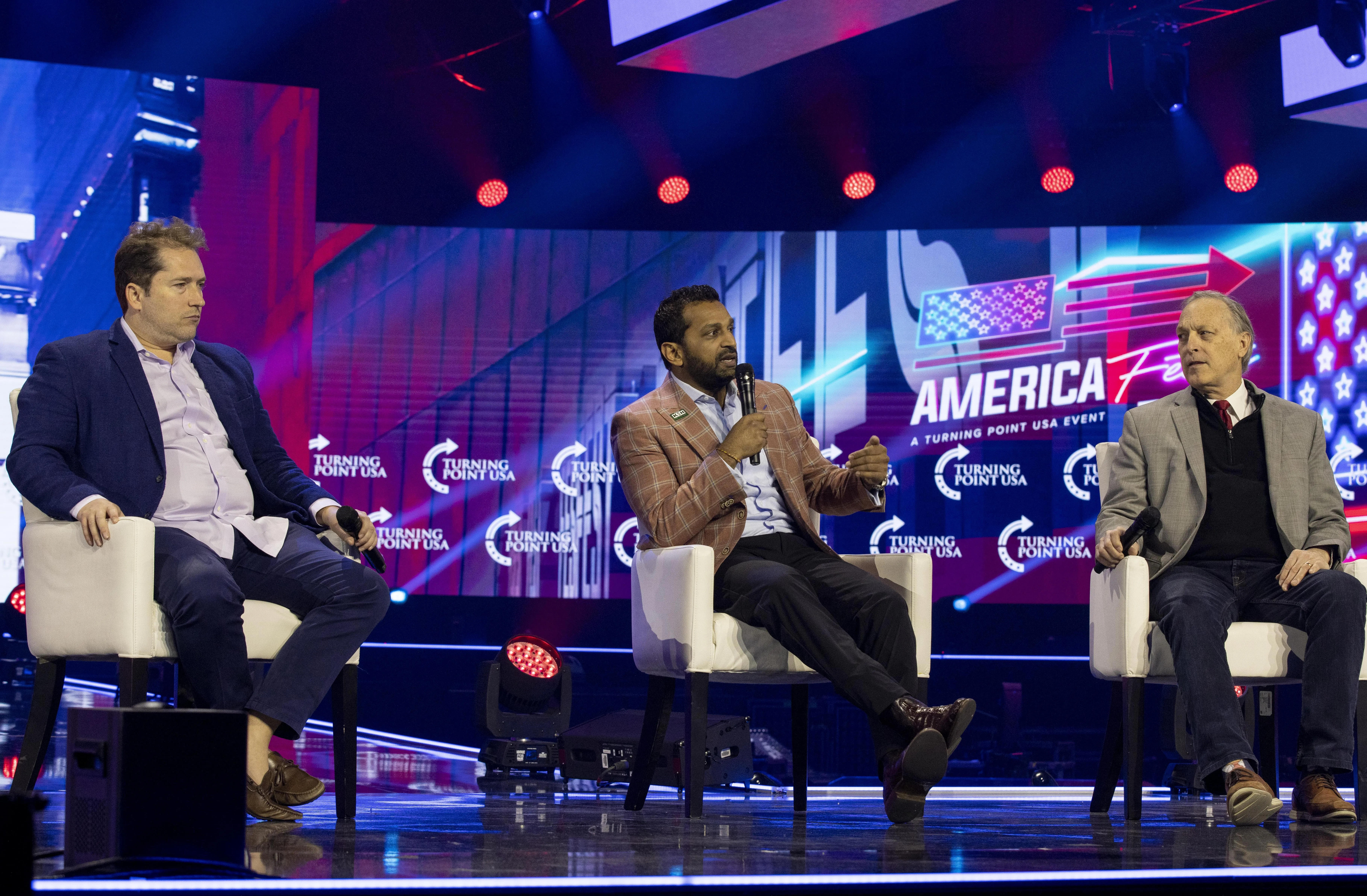 Governo avalia que assessor de Trump omitiu real motivo de visita e transformou viagem ao Brasil em ato político | G1