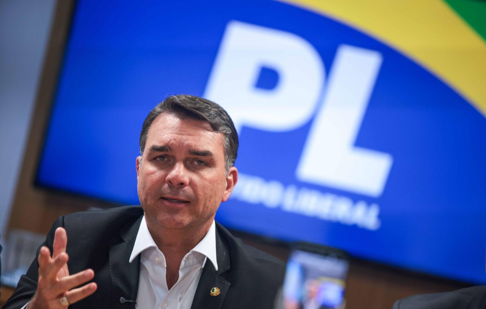 Flávio anuncia proposta para acabar com reeleição para presidente