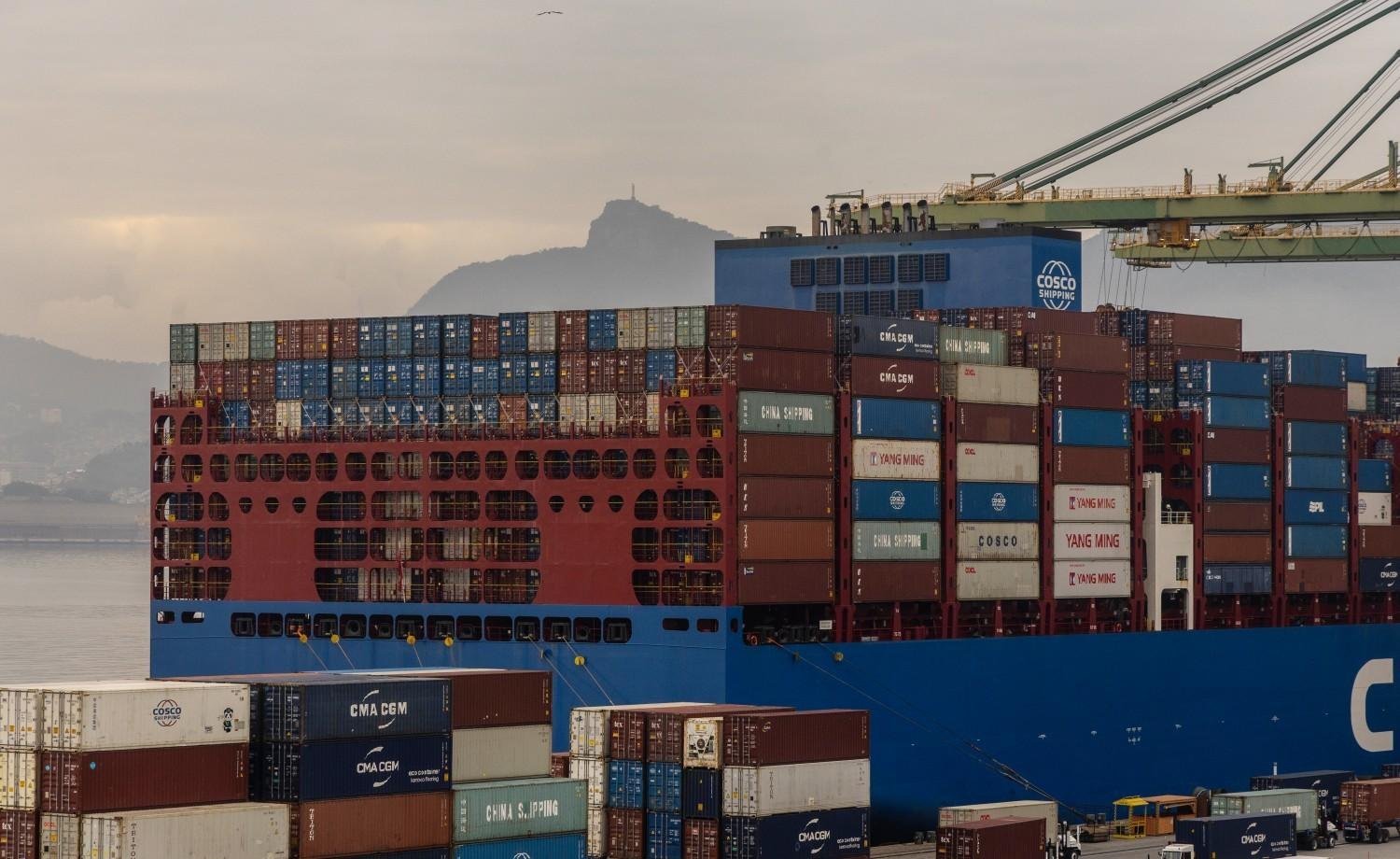 Imposto de Importação troca papel regulatório por fiscal em 2026 com medidas do governo