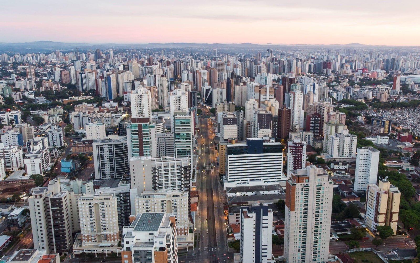 Quem deve pagar o IPTU: proprietário ou inquilino? Entenda o que diz a lei