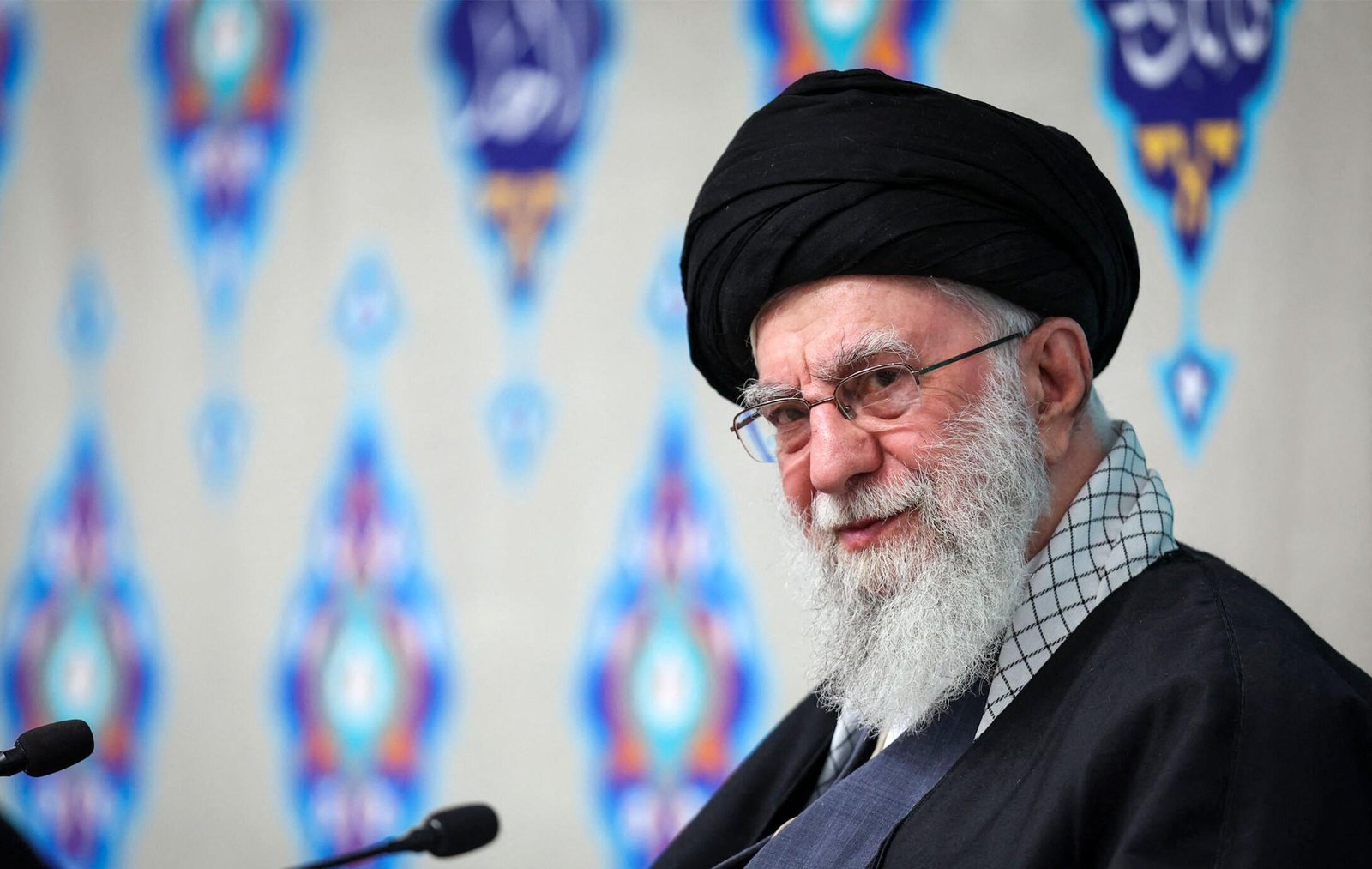 Irã confirma morte do líder supremo Ali Khamenei em ataques dos EUA e de Israel