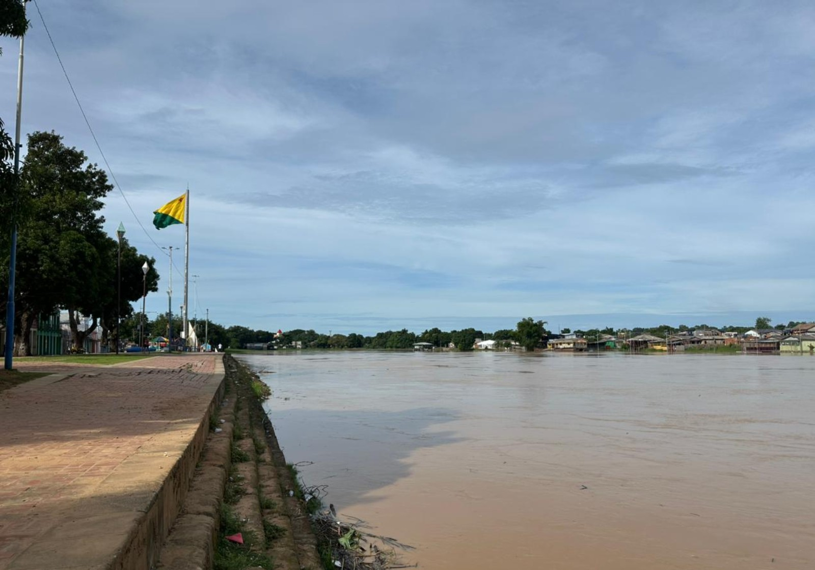 Enchente do Rio Acre atinge 12 mil pessoas em Rio Branco | G1