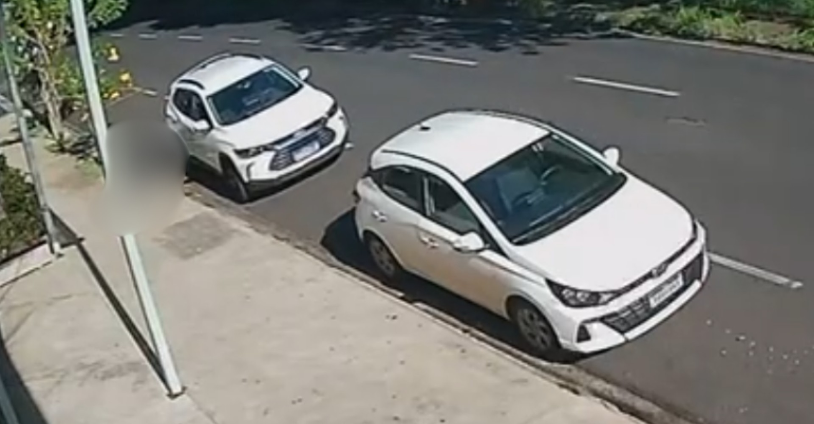 Motociclista morre ao bater na traseira de carro estacionado | G1