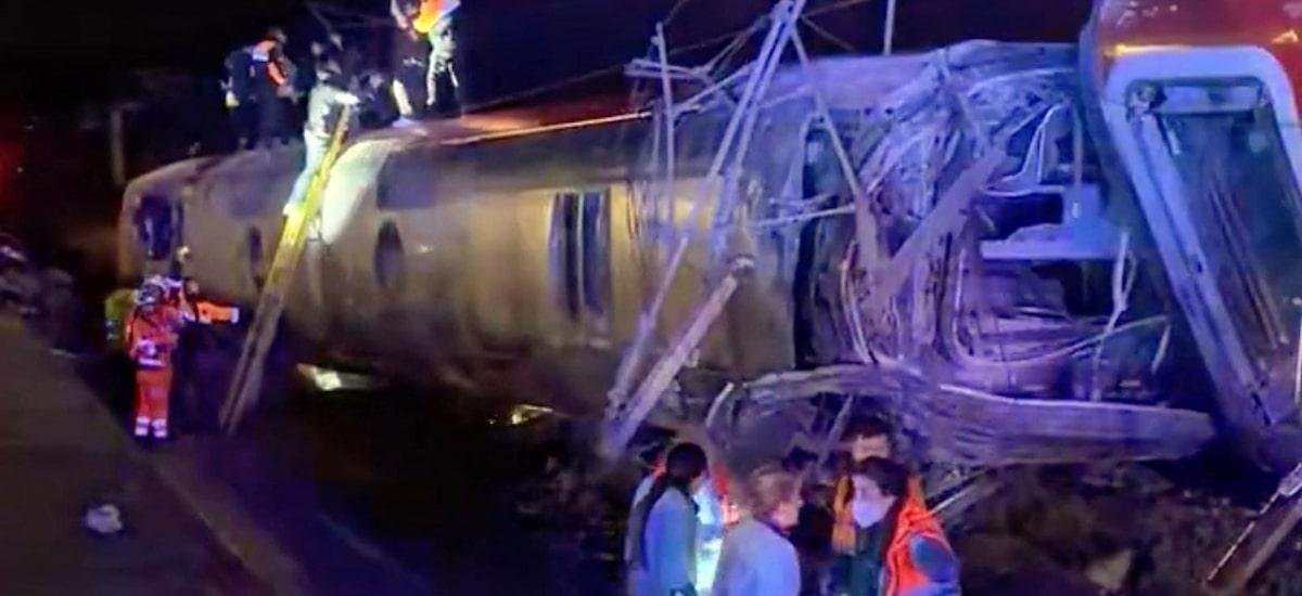 Acidente com dois trens de alta velocidade na Espanha deixa pelo menos 39 mortos