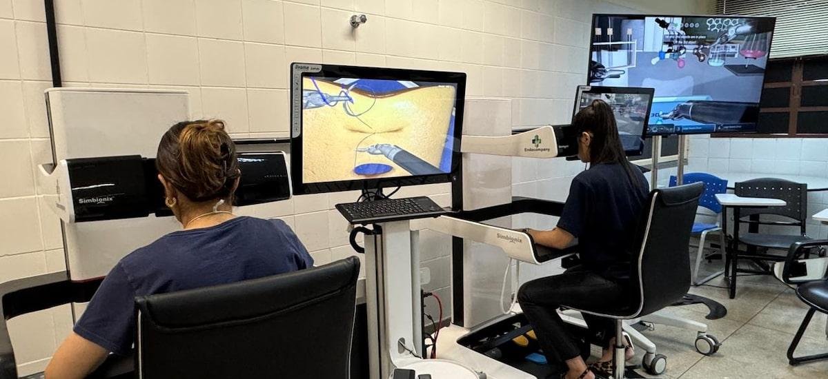 Cirurgia robótica ganha espaço até nas graduações em Medicina