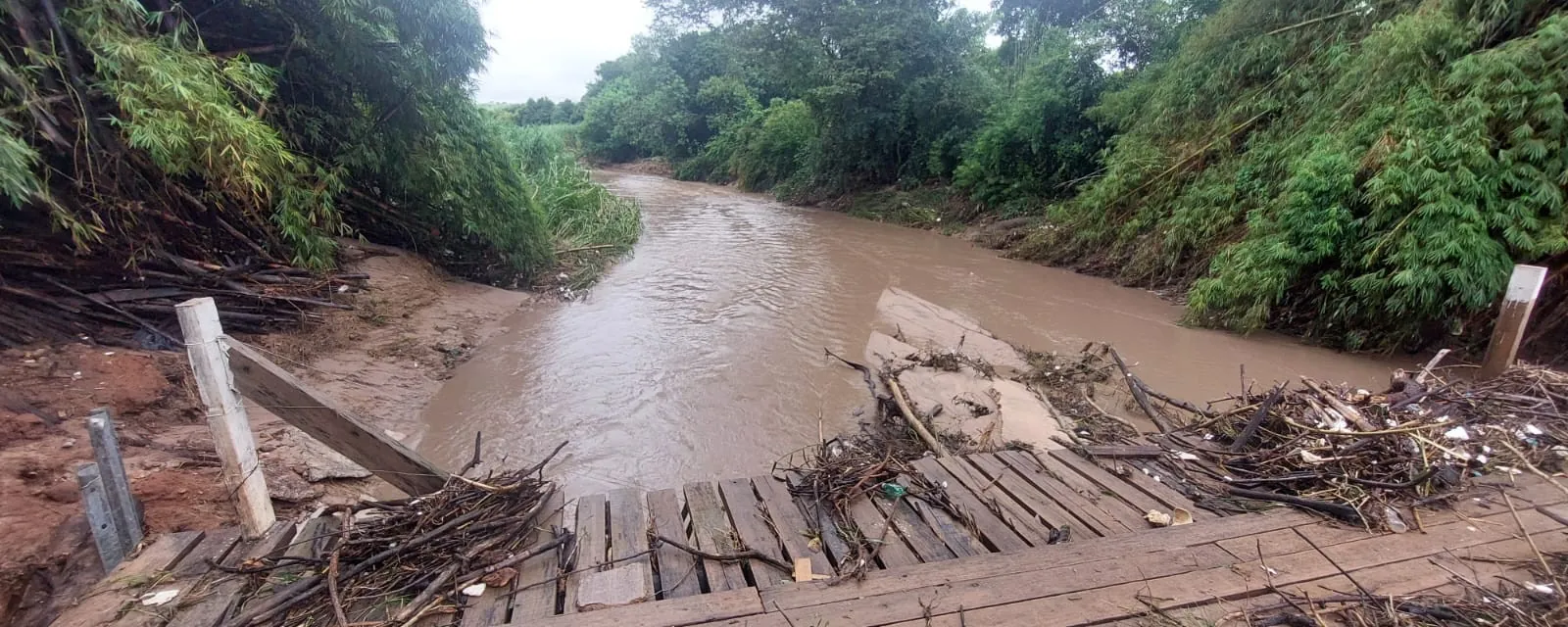 Marília decreta estado de emergência após fortes chuvas e estragos | G1