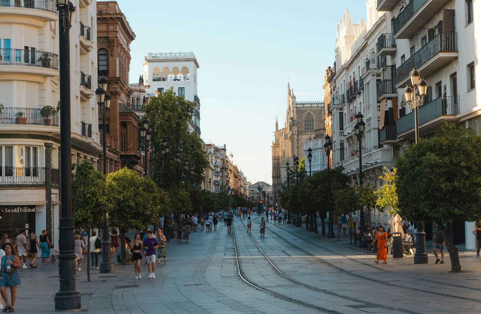 Turistas britânicos são presos na Espanha após fingirem sequestro para pedir resgate de R$ 5 mil