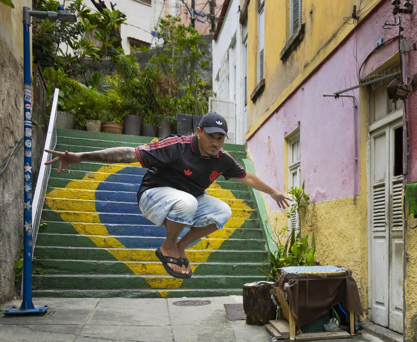 Como dançarino do Rio tem levado o funk carioca para o mundo; conheça Roberto Soli, que esteve em mais de dez países em 2025