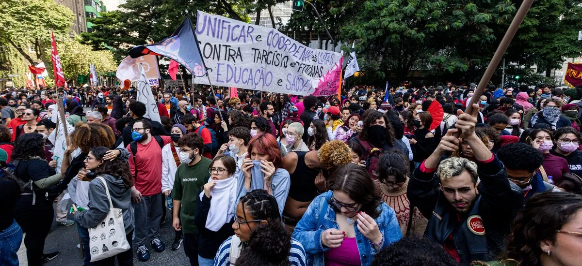 Alunos de USP, Unicamp e Unesp fazem protesto unificado; Conselho de Reitores adia reunião