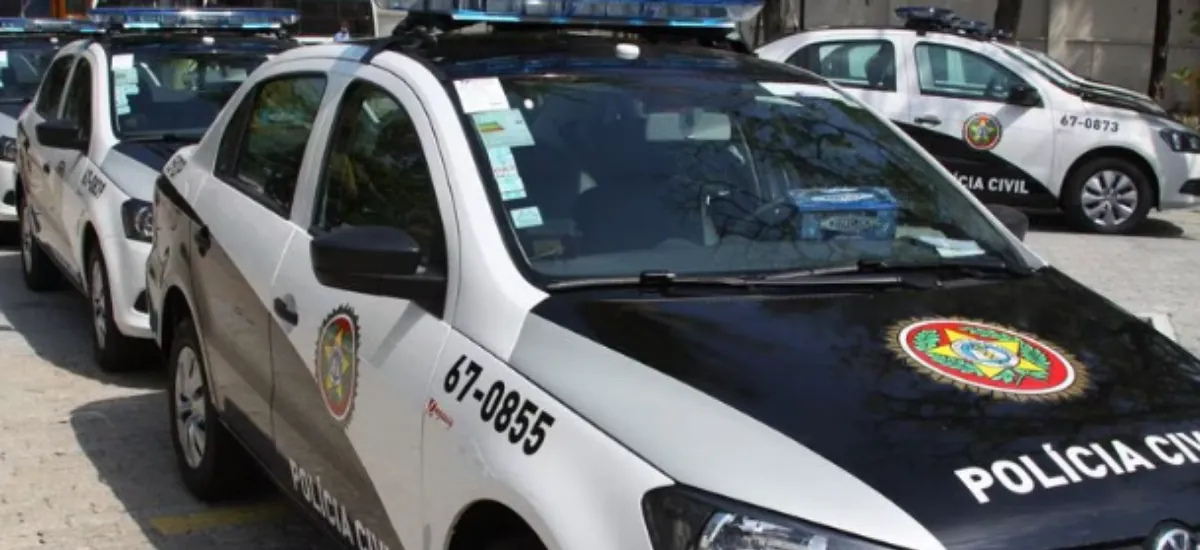 Clube e pousada no RJ tomados pelo Comando Vermelho para lavar dinheiro são alvos de operação