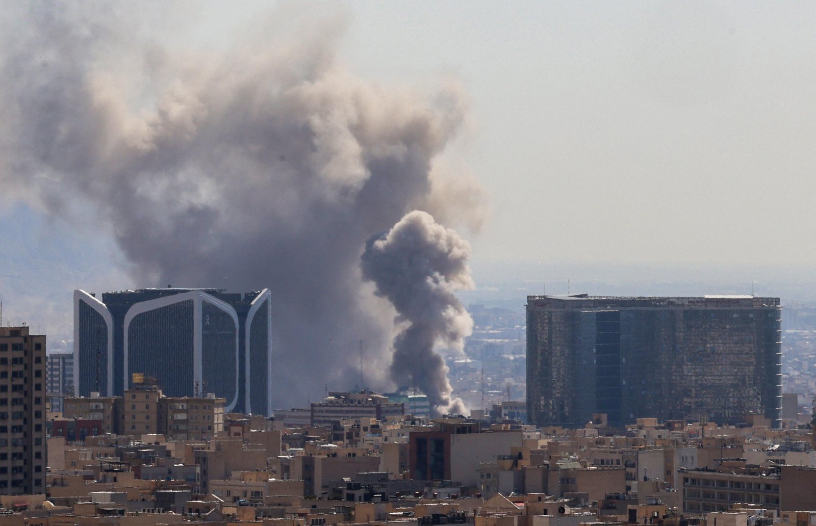 Israel anuncia ataque contra sede da TV estatal do Irã; mídia iraniana confirma explosões | G1