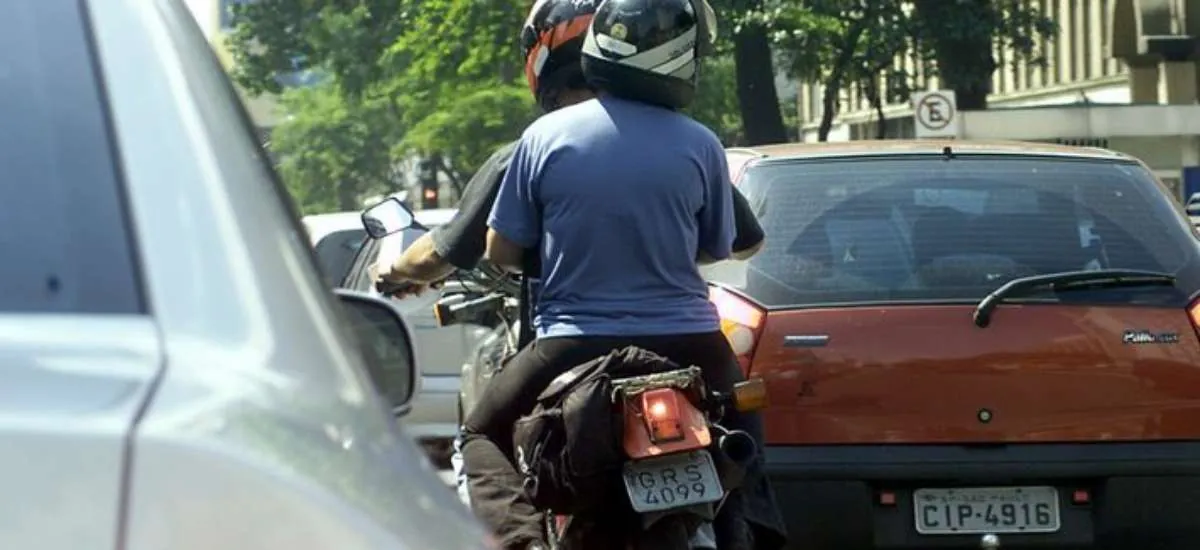 Justiça suspende autorização para Uber Moto em São Paulo após recurso da Prefeitura