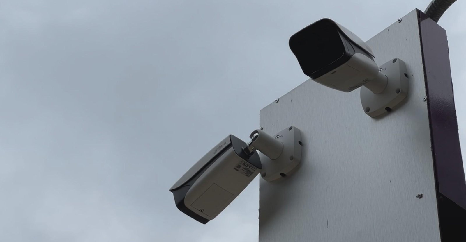 Morador é condenado por instalar câmeras voltadas para casa da vizinha | G1