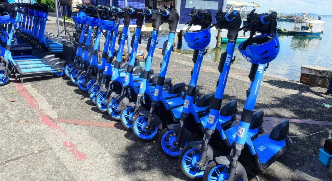 Irmãos são presos por cometer roubos com patinetes elétricos na Bahia | G1