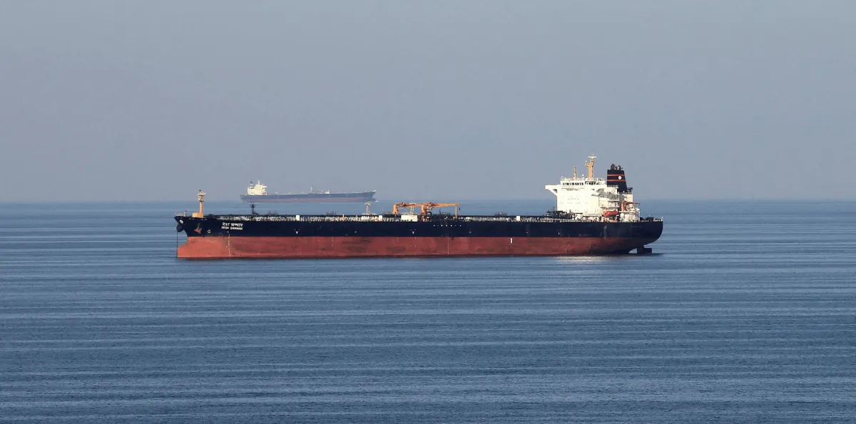 Trump oferece escolta em Ormuz e fala em atacar Irã com “muita força”