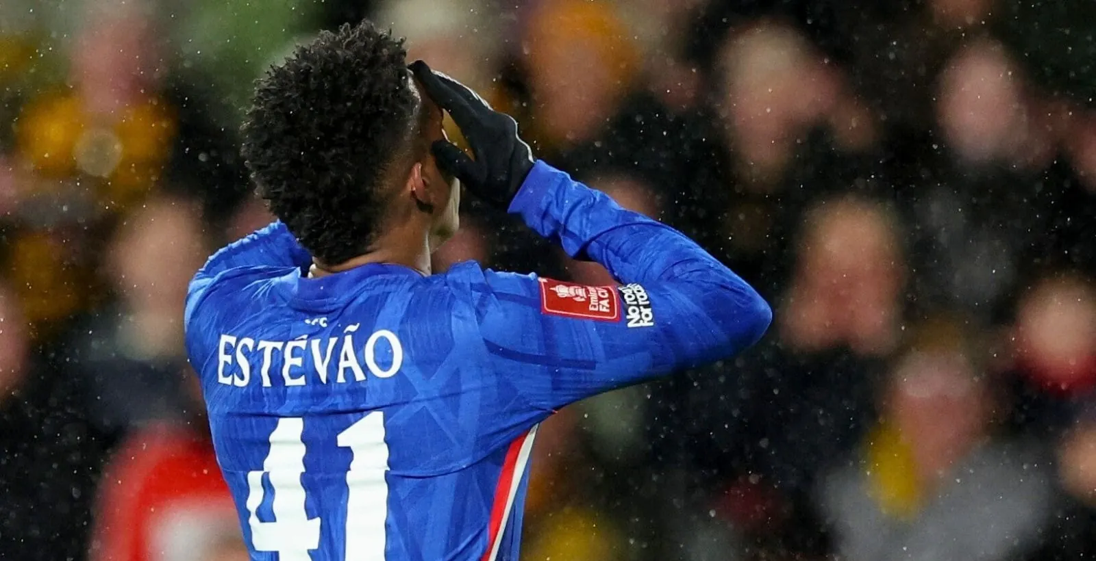 Técnico mantém Estêvão fora no Chelsea: "Não vamos apressar a volta"