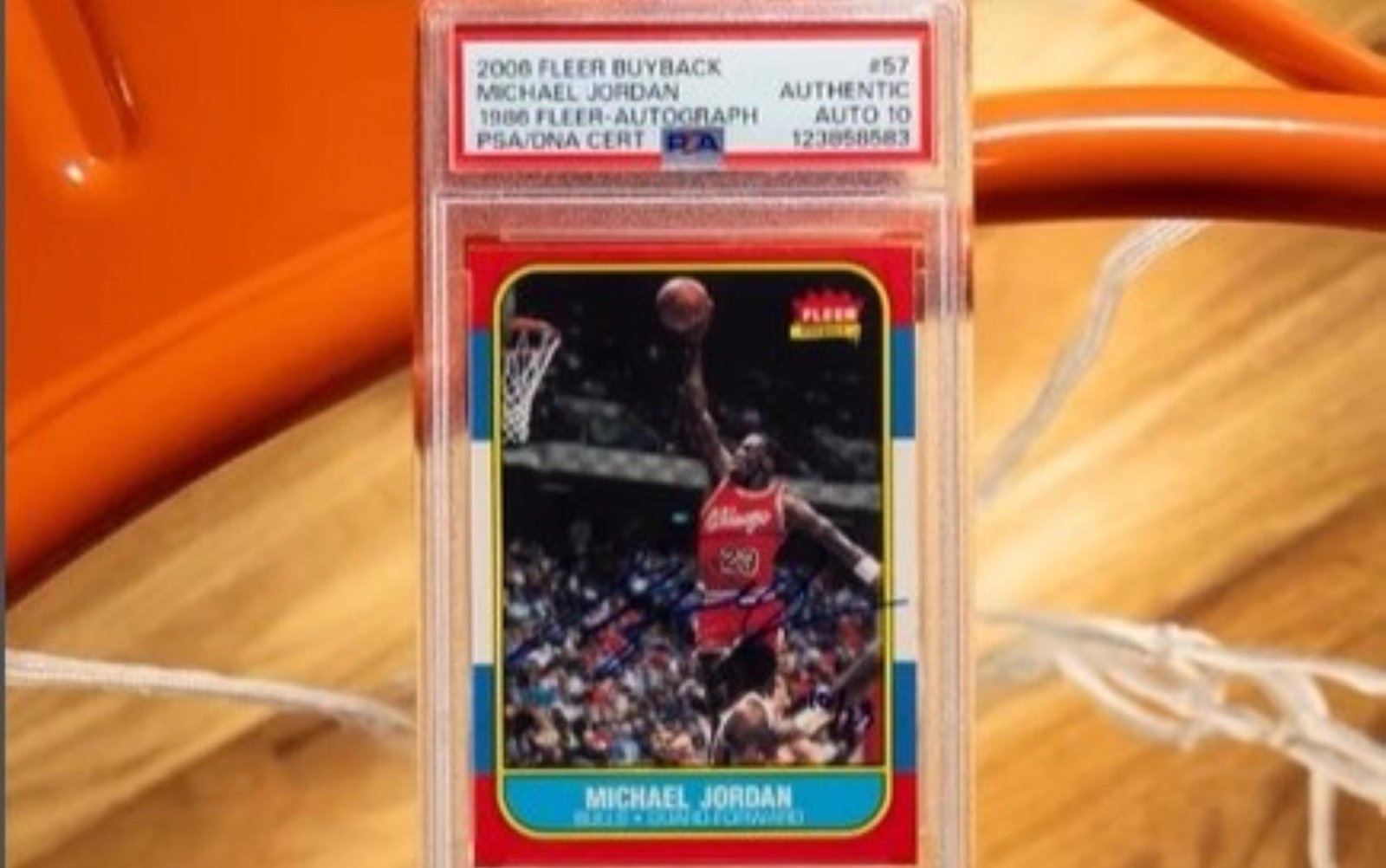 Card autografado por Michael Jordan é arrematado por valor milionário