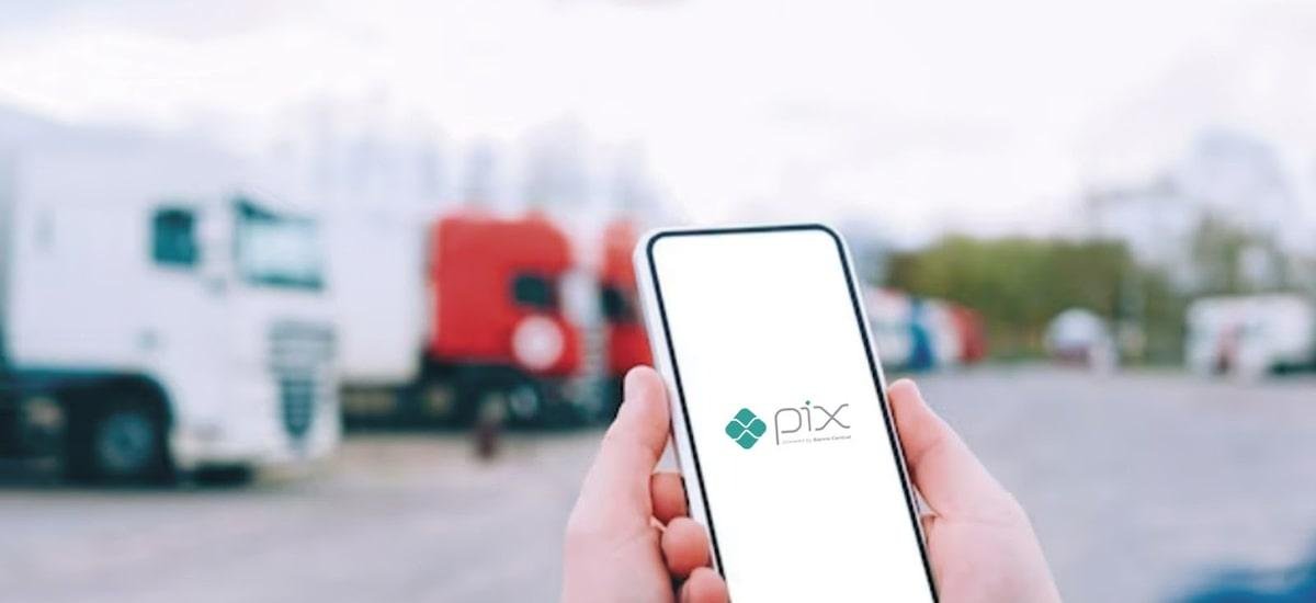 Três maiores bancos perdem quase R$ 2 bi em receitas por causa de Pix e fintechs