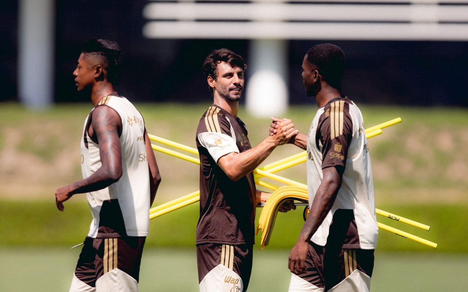 Rodrigo Caio pede demissão e deixa o Flamengo após saída de Filipe Luís