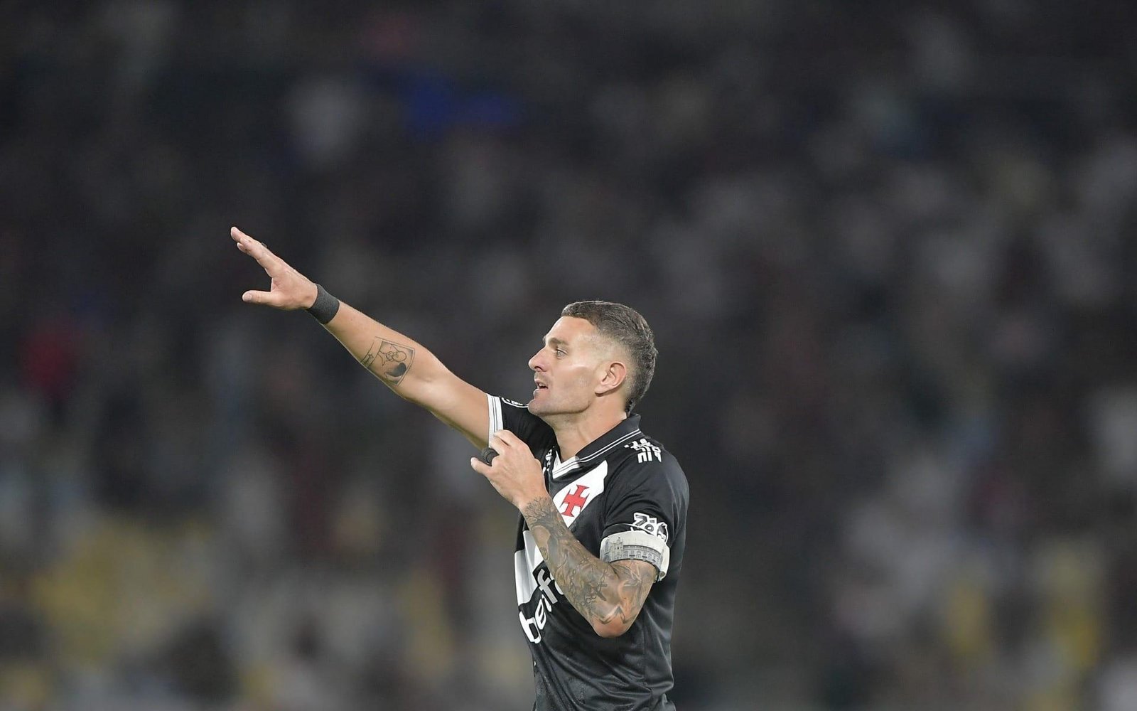 Vasco x Fluminense: escalações confirmadas na semifinal da Copa do Brasil