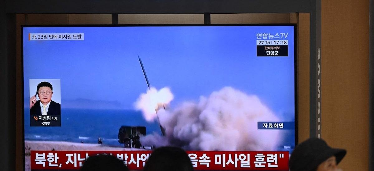 Coreia do Norte dispara míssil balístico na direção do Mar do Japão