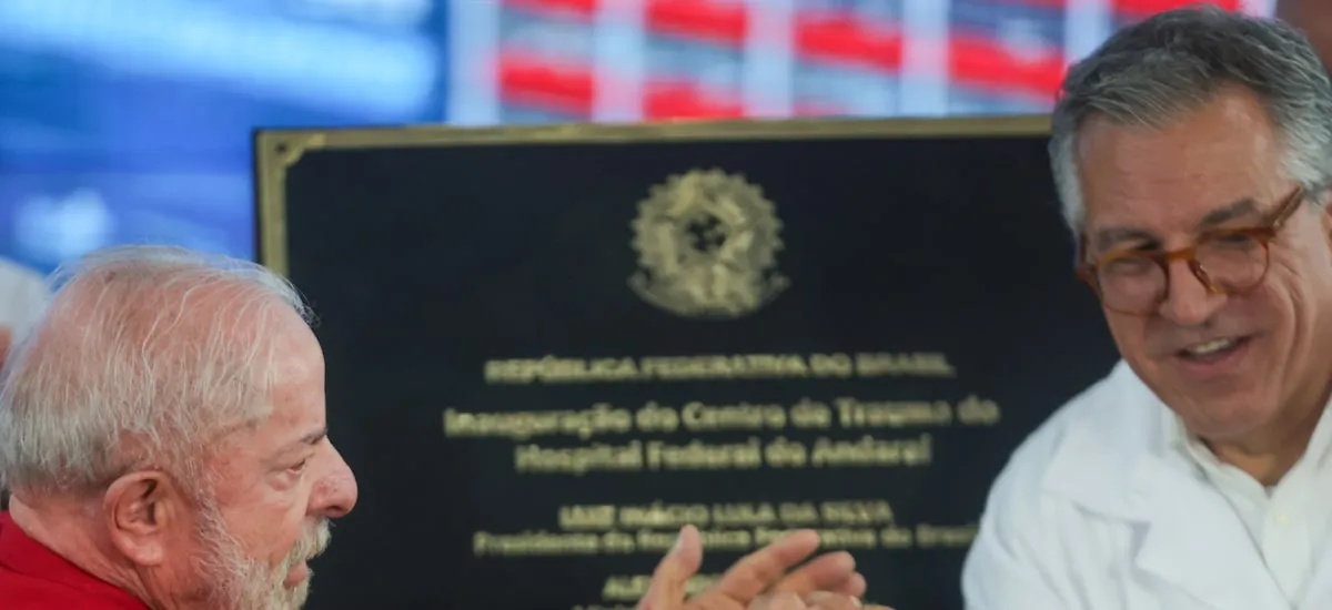 Imprensa internacional repercute cancelamento de visto de assessor de Trump pelo Brasil