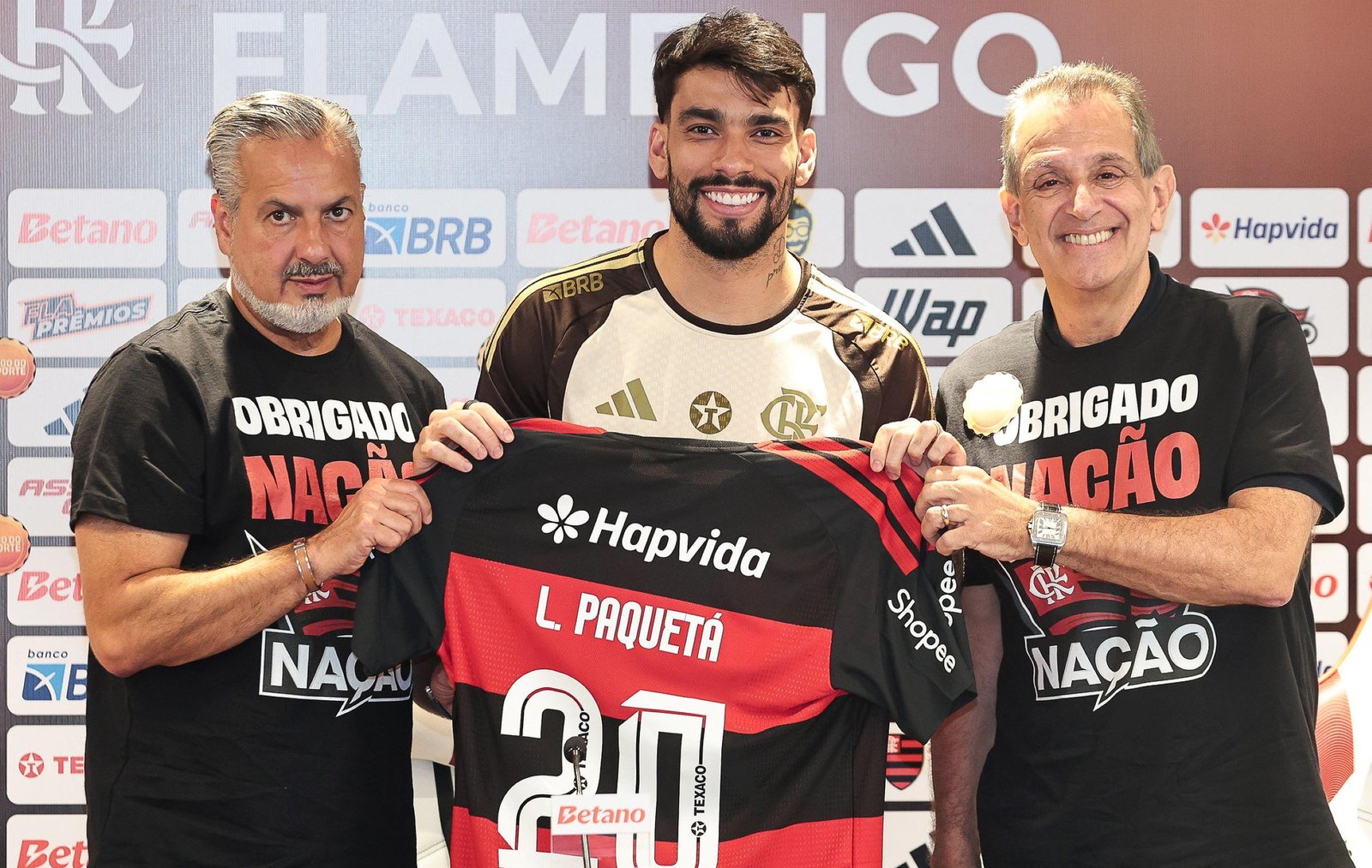 Paquetá é apresentado no Flamengo após vice na Supercopa Rei