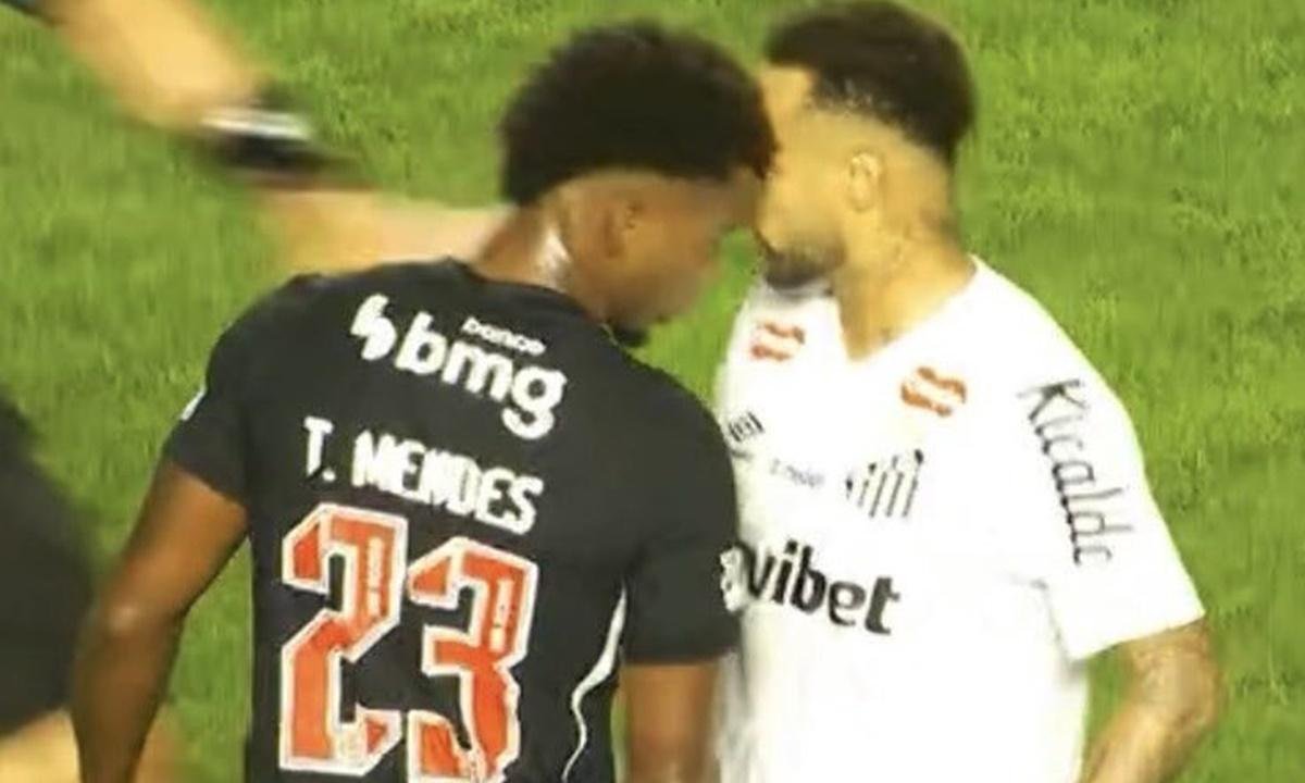 Leitura labial revela discussão entre Neymar e Thiago Mendes; confira