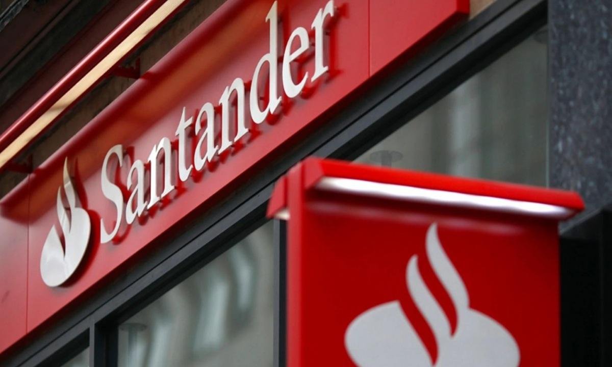Mesmo com alta no lucro, ações do Santander caem após balanço. Entenda