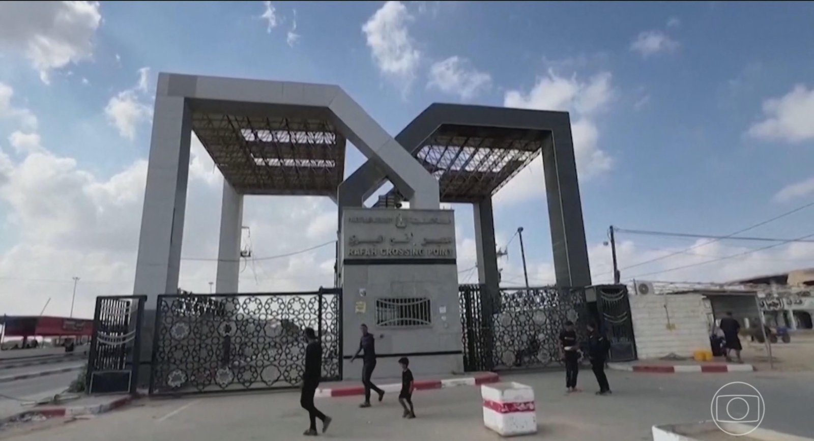 Passagem de Rafah, principal rota de entrada e saída da Faixa de Gaza, é reaberta após ficar fechada por quase dois anos | G1