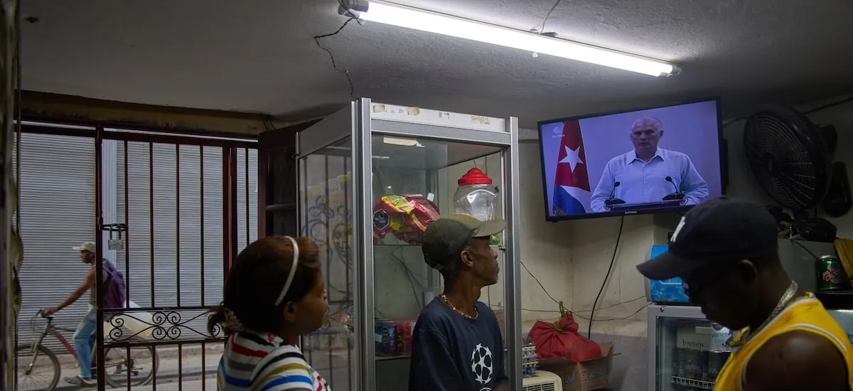 Manifestantes invadem sede do Partido Comunista em protestos contra apagões em Cuba; veja vídeo