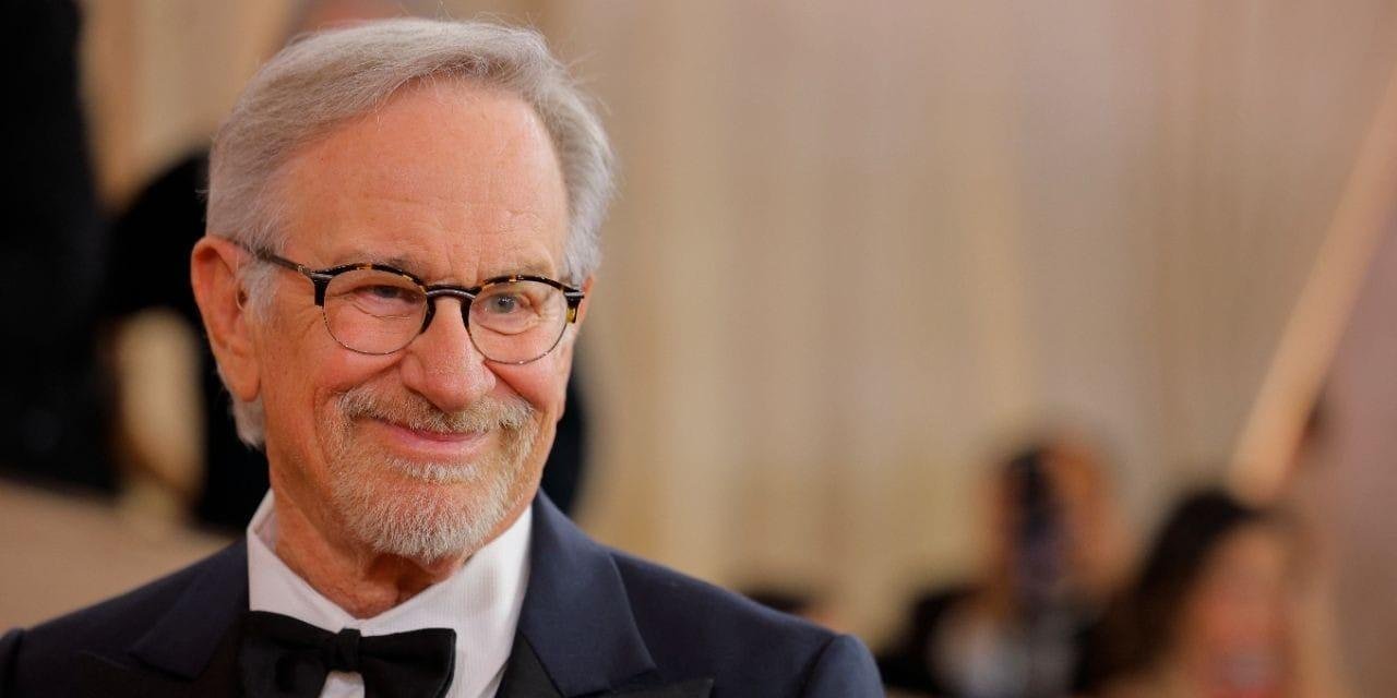 Steven Spielberg vence Grammy por documentário e entra para seleto grupo