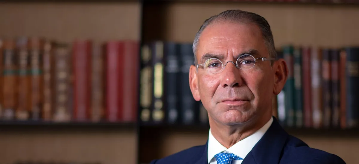 Quem é o novo advogado de Daniel Vorcaro, que já defendeu José Dirceu e Walter Braga Netto