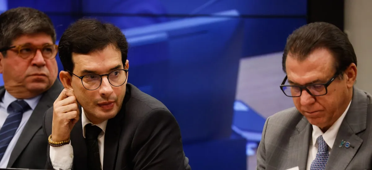 Negociação sobre PEC da 6x1 inclui transição de até 3 anos e redução imediata de 1h; leia bastidor