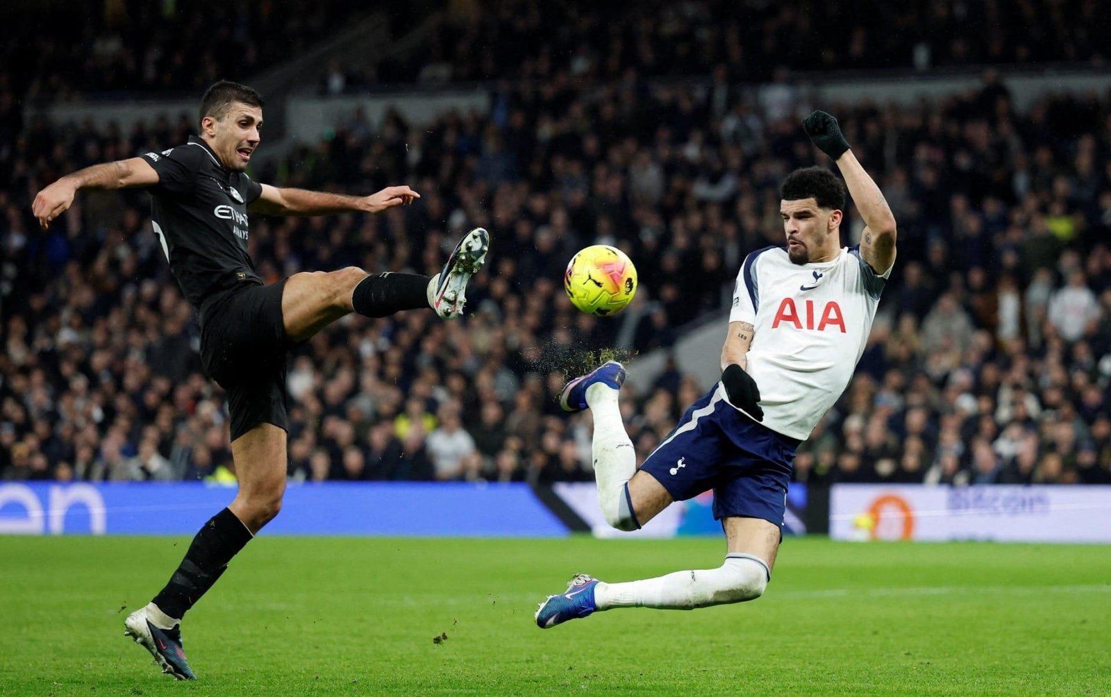Manchester City empata com Tottenham e vê Arsenal abrir vantagem na ponta