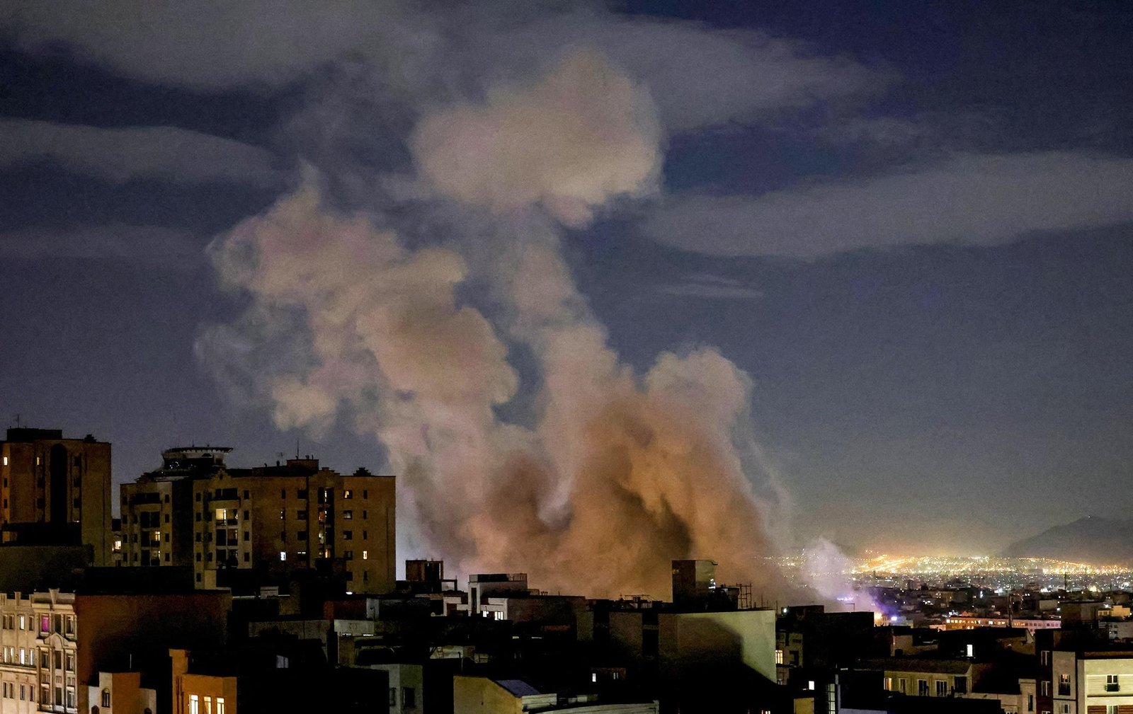 Ataques ao Irã: França, Alemanha e Reino Unido preparam 'ações defensivas' para proteger aliados, diz comunicado conjunto