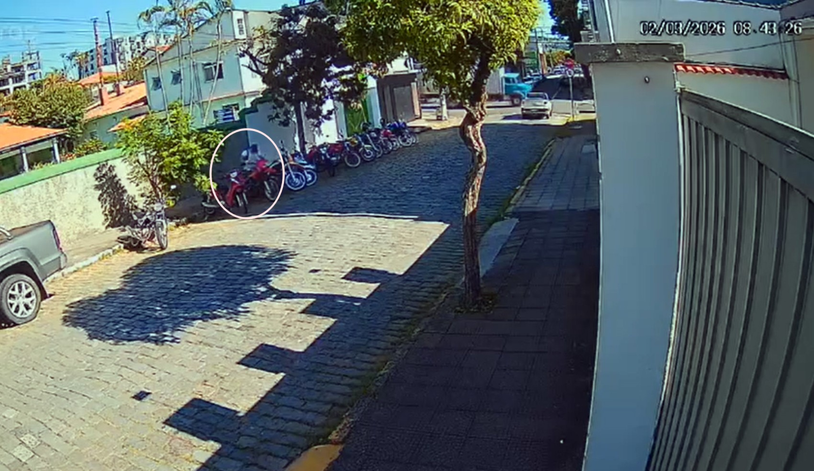 Homem que tentou furtar helicóptero rompe tornozeleira e foge em MG | G1