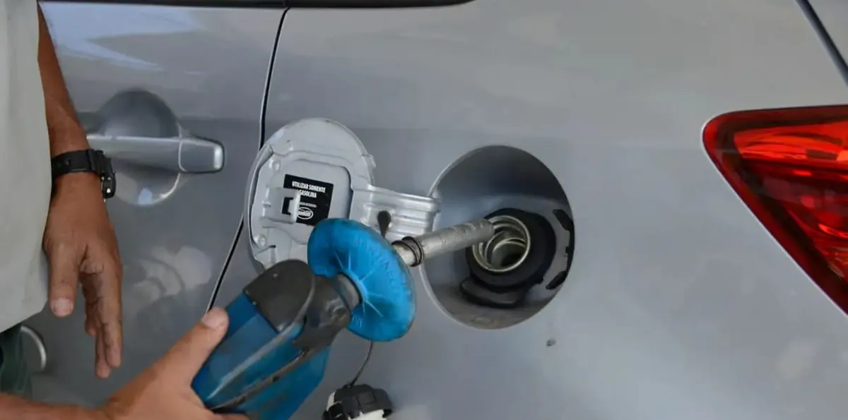 Litro do óleo diesel sobe R$ 0,06 para o consumidor final, afirma Petrobrás