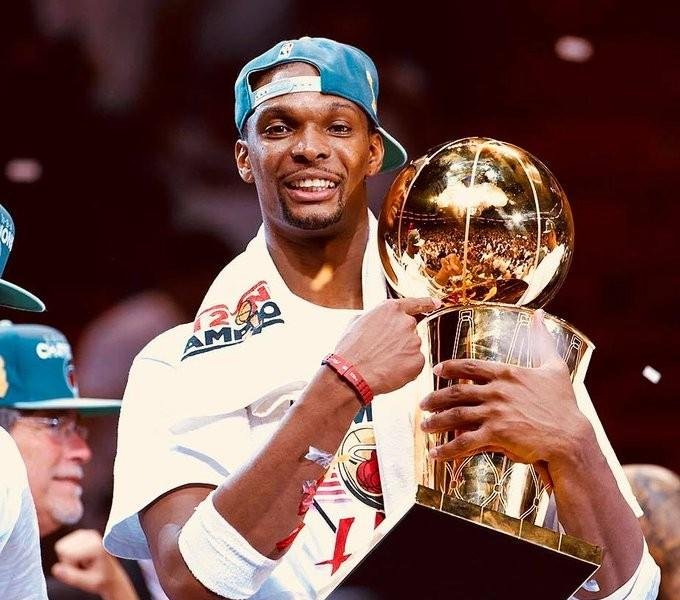 'Tive sorte de ficar vivo': Hall da Fama da NBA relata colapso em casa e novo susto de saúde