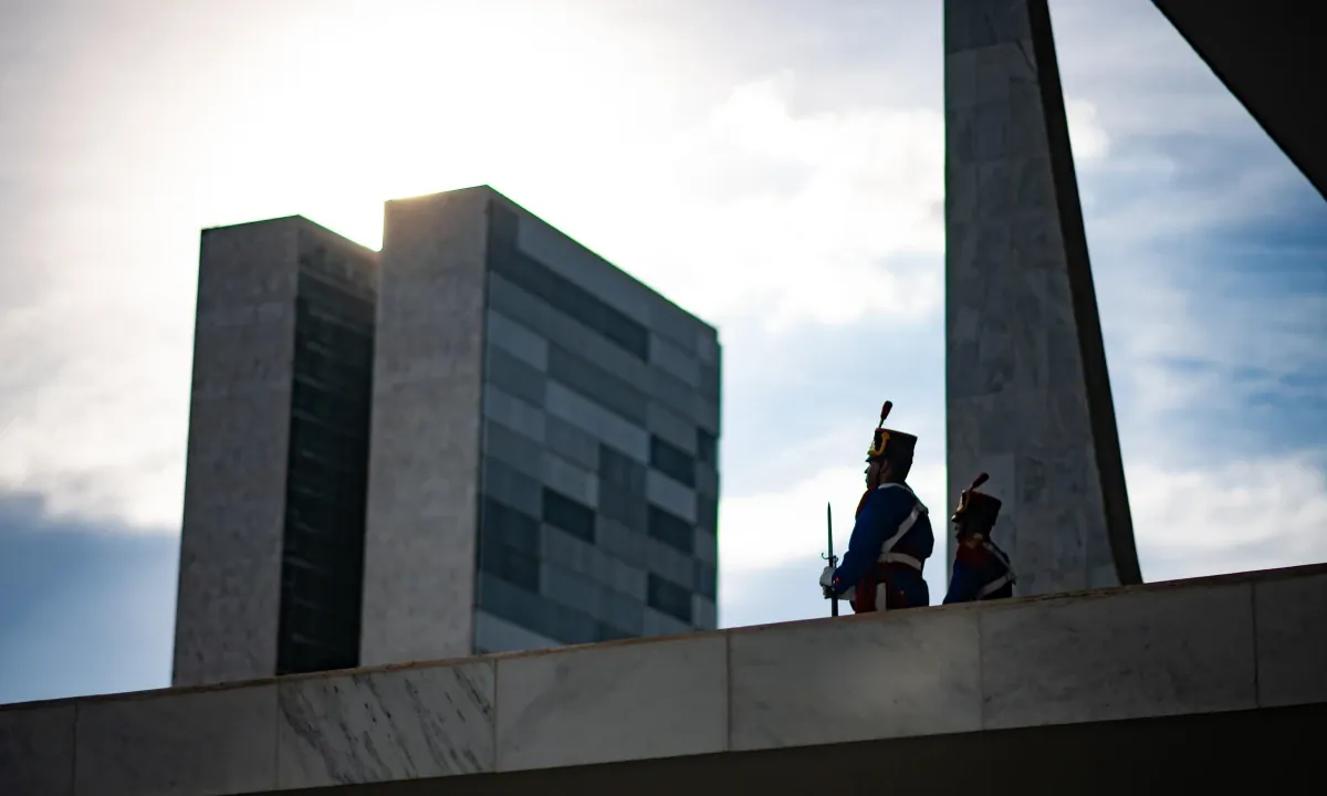 Quaest: 66% preferem senadores que apoiam impeachment de ministros do STF