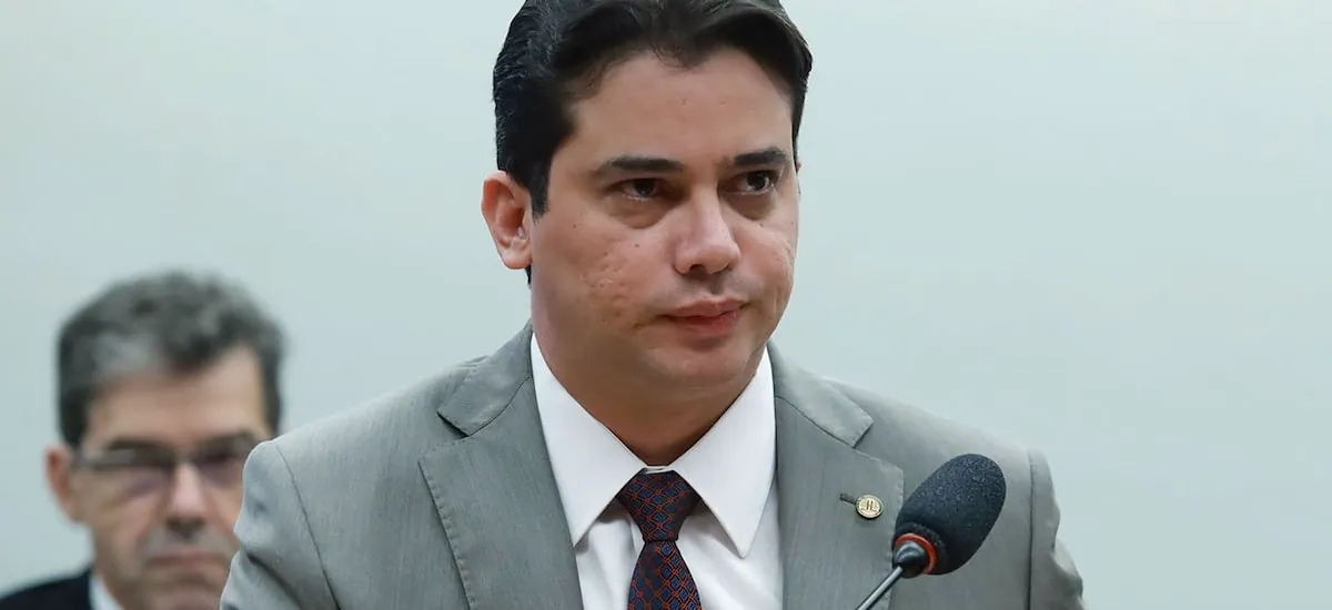 Investigação contra Júnior Mano acirra disputa do PT no Ceará e Lula é chamado para resolver crise