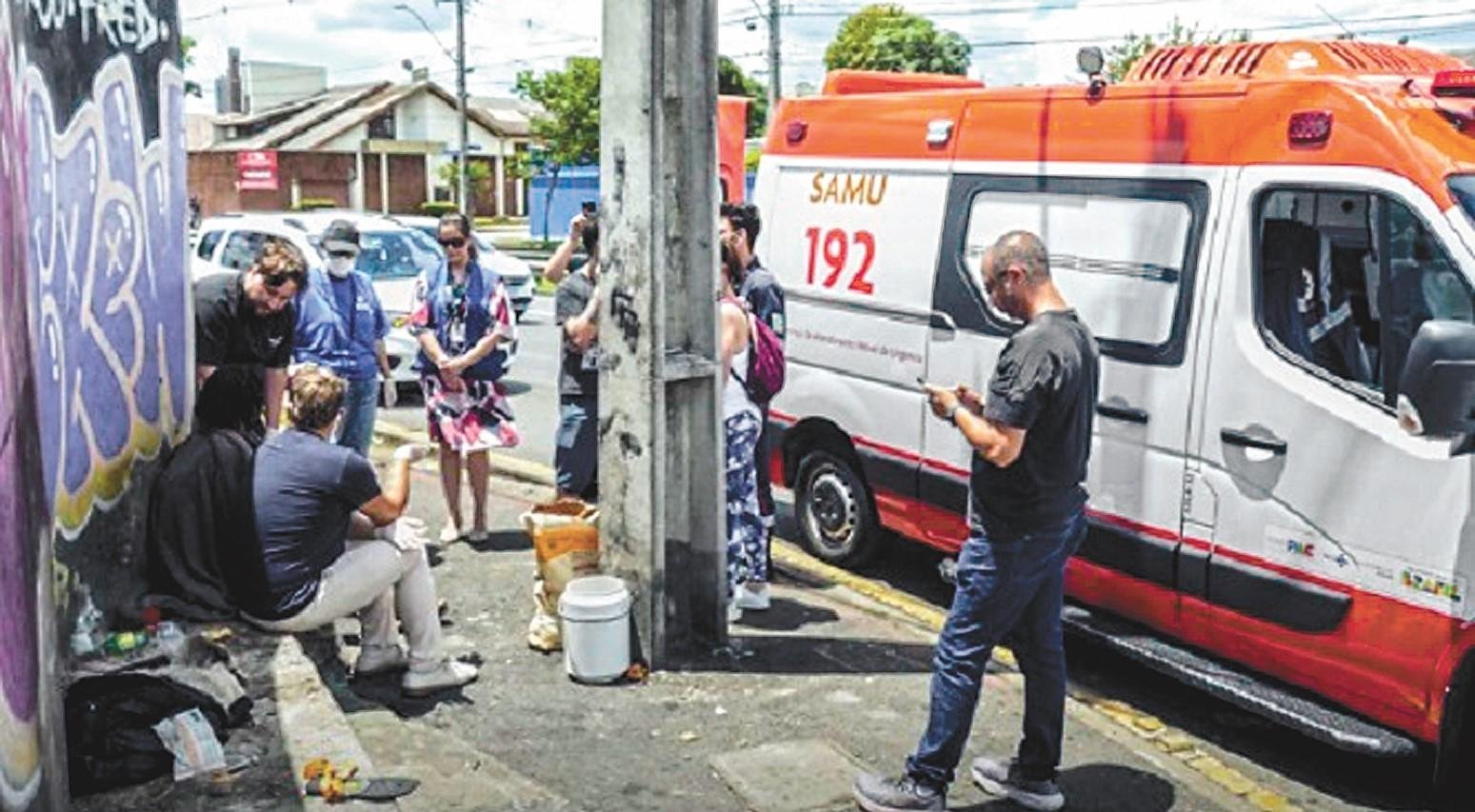 Curitiba adota internação involuntária de dependentes químicos e amplia debate sobre modelo presente em 30% das capitais