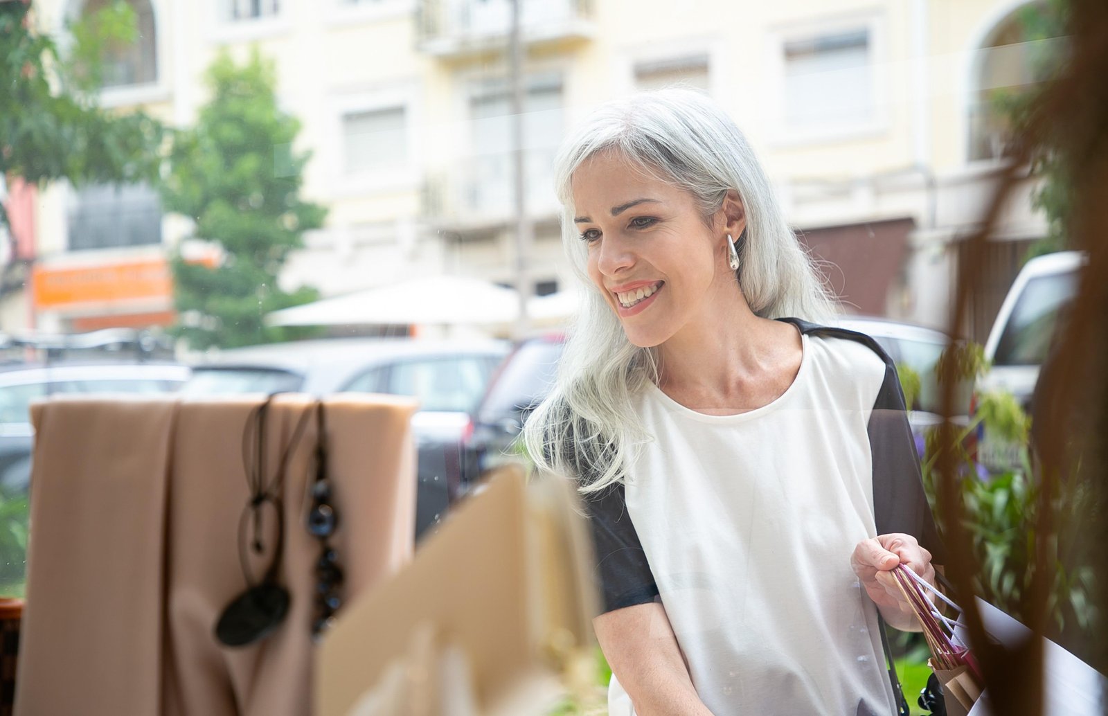 Por que mulheres de 40 anos estão no auge do consumo consciente e das escolhas pessoais