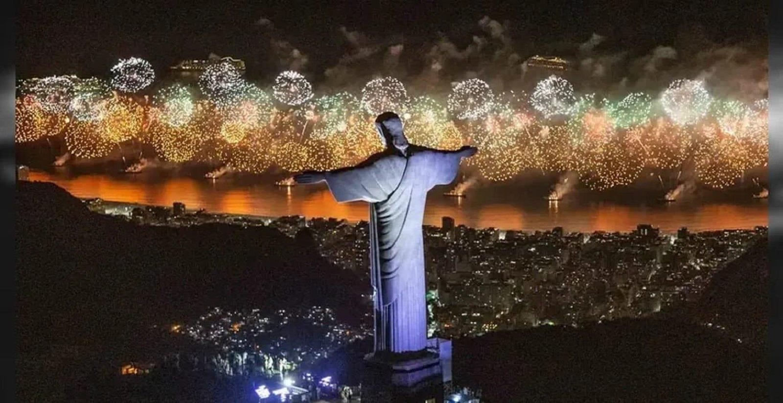 Ônibus e metrô terão esquema especial para o Réveillon em Copacabana